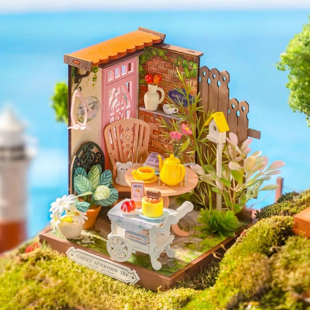 Miniature House - Fancy Tea Yard