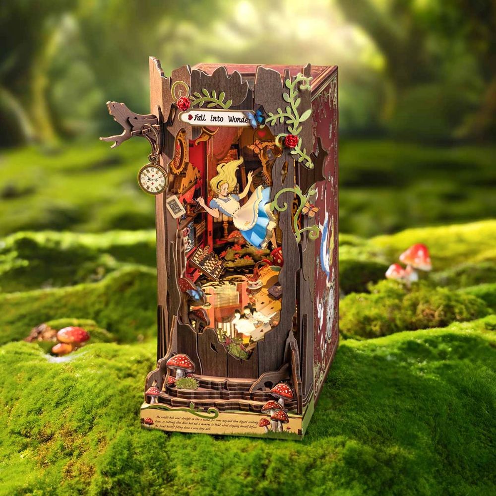 DIY Book Nook kit - Alice Adventure